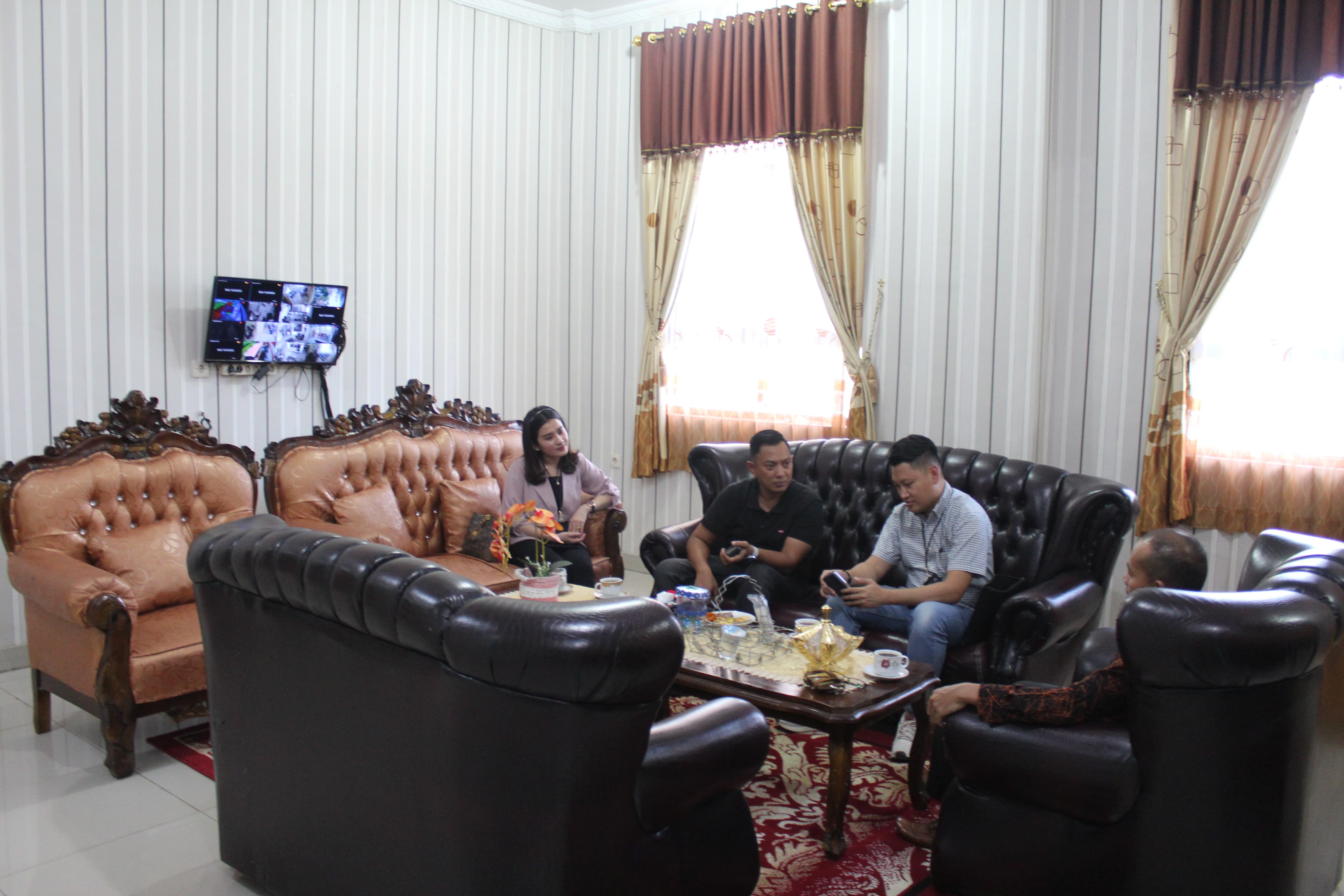 ketuapapybterimakunjunganbri190420242