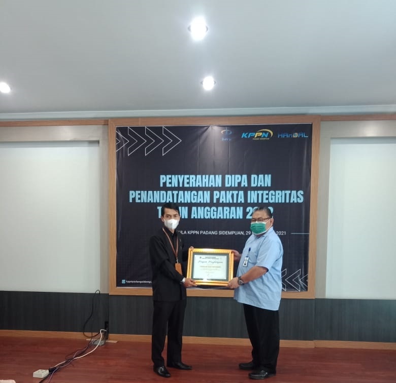 penghargaankppnpadangsidempuan0501202211